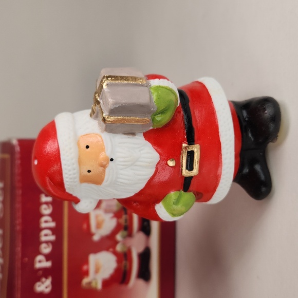 Ceramic Santas Salt & Pepper Set, In Orig Presentation/Storage box - Picture 4 of 12